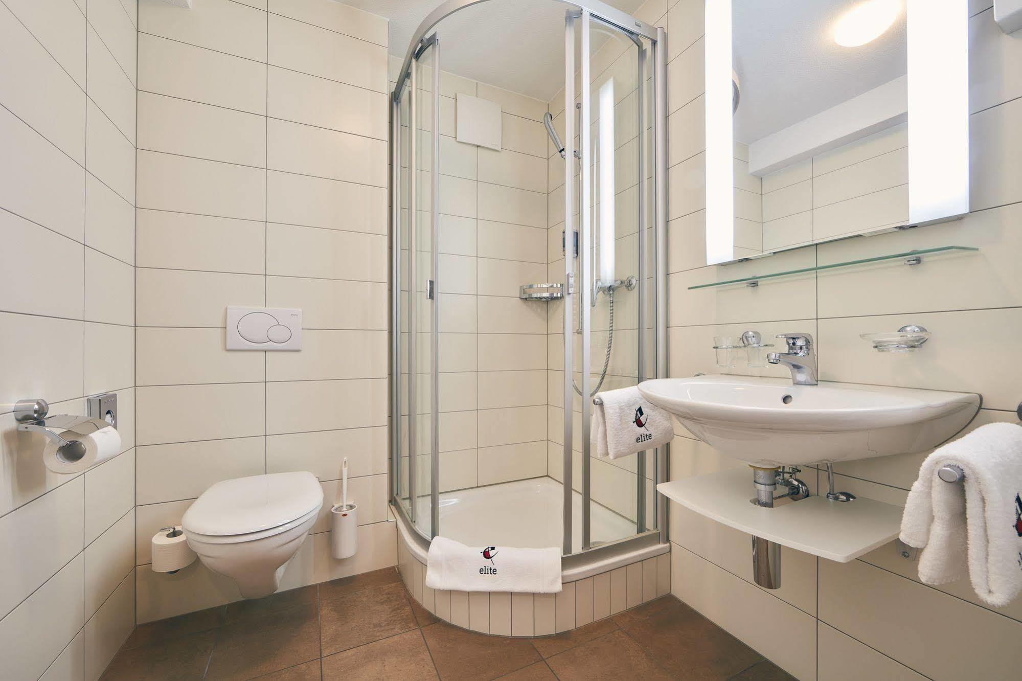 Elite Hotel Висп Екстериор снимка